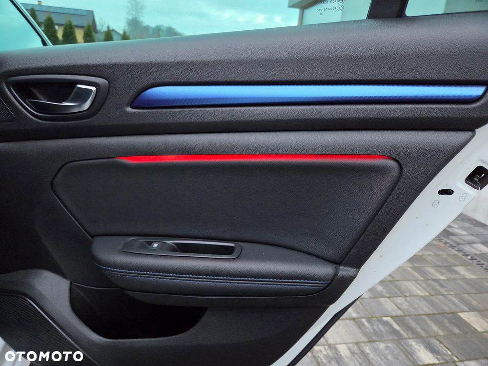 Renault Megane ENERGY TCe 205 EDC GT - 16