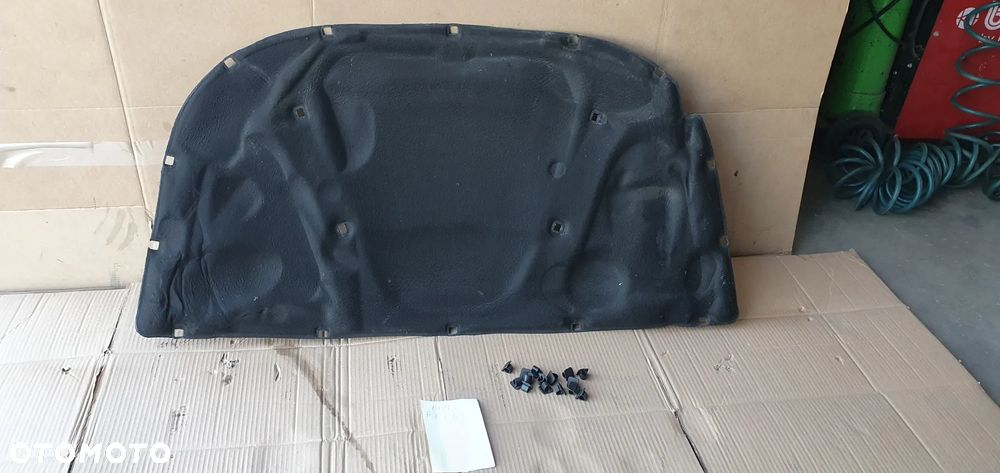 Wygłuszenie maski spinki Audi A6 C6 Oryginał - 1