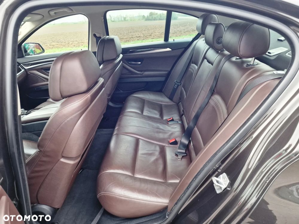 BMW Seria 5 530d xDrive Sport-Aut Luxury Line - 21