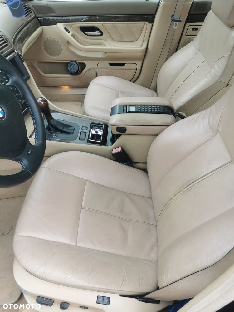 BMW Seria 7 - 8