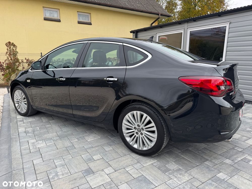 Opel Astra 1.4 Turbo Cosmo - 10