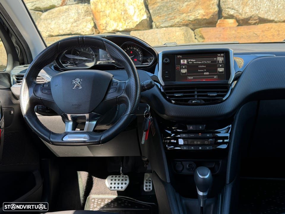 Peugeot 208 - 4
