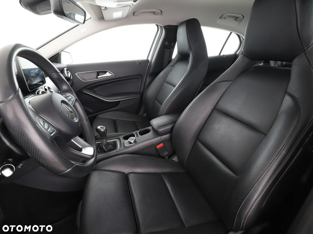 Mercedes-Benz GLA 200 Urban - 13