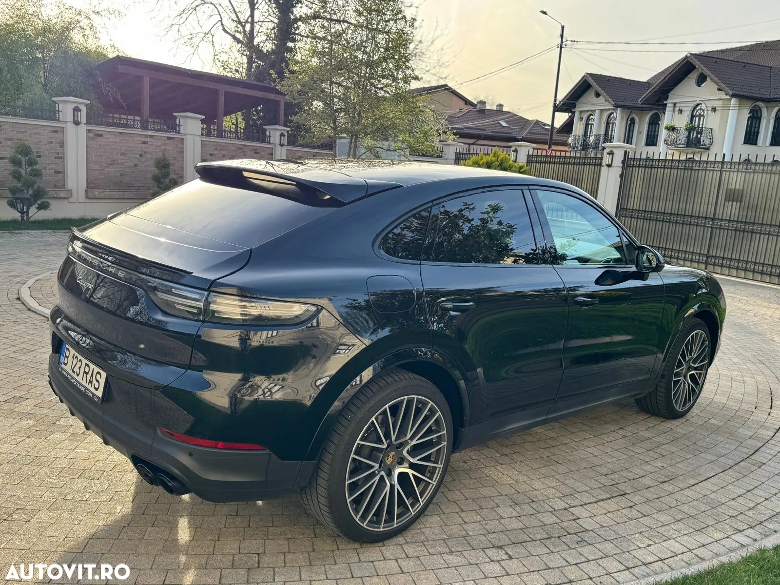 Porsche Cayenne - 4