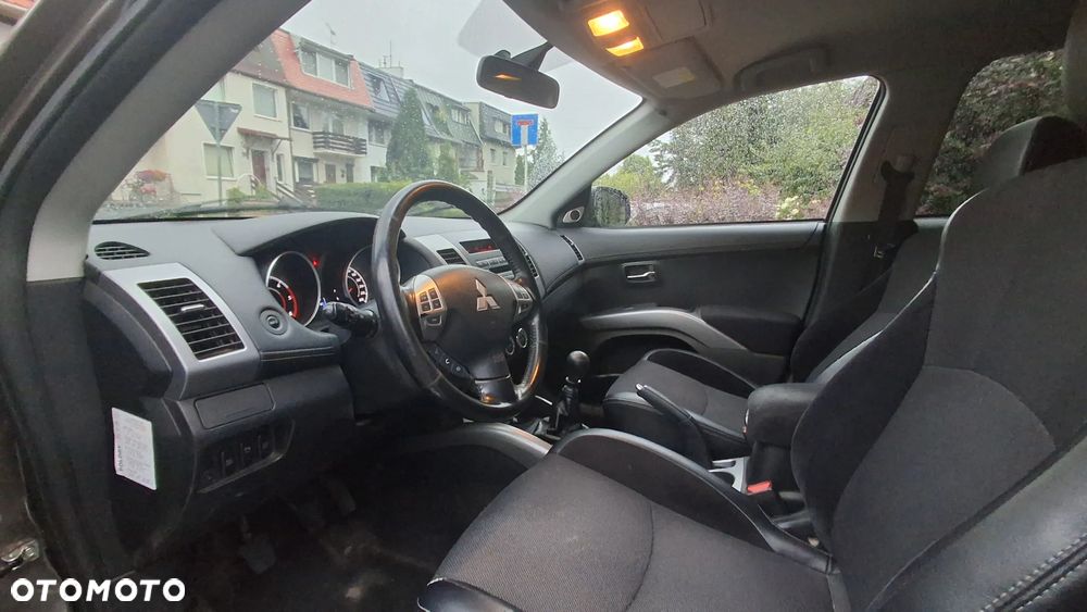 Mitsubishi Outlander 2.0 DID Intense - 9