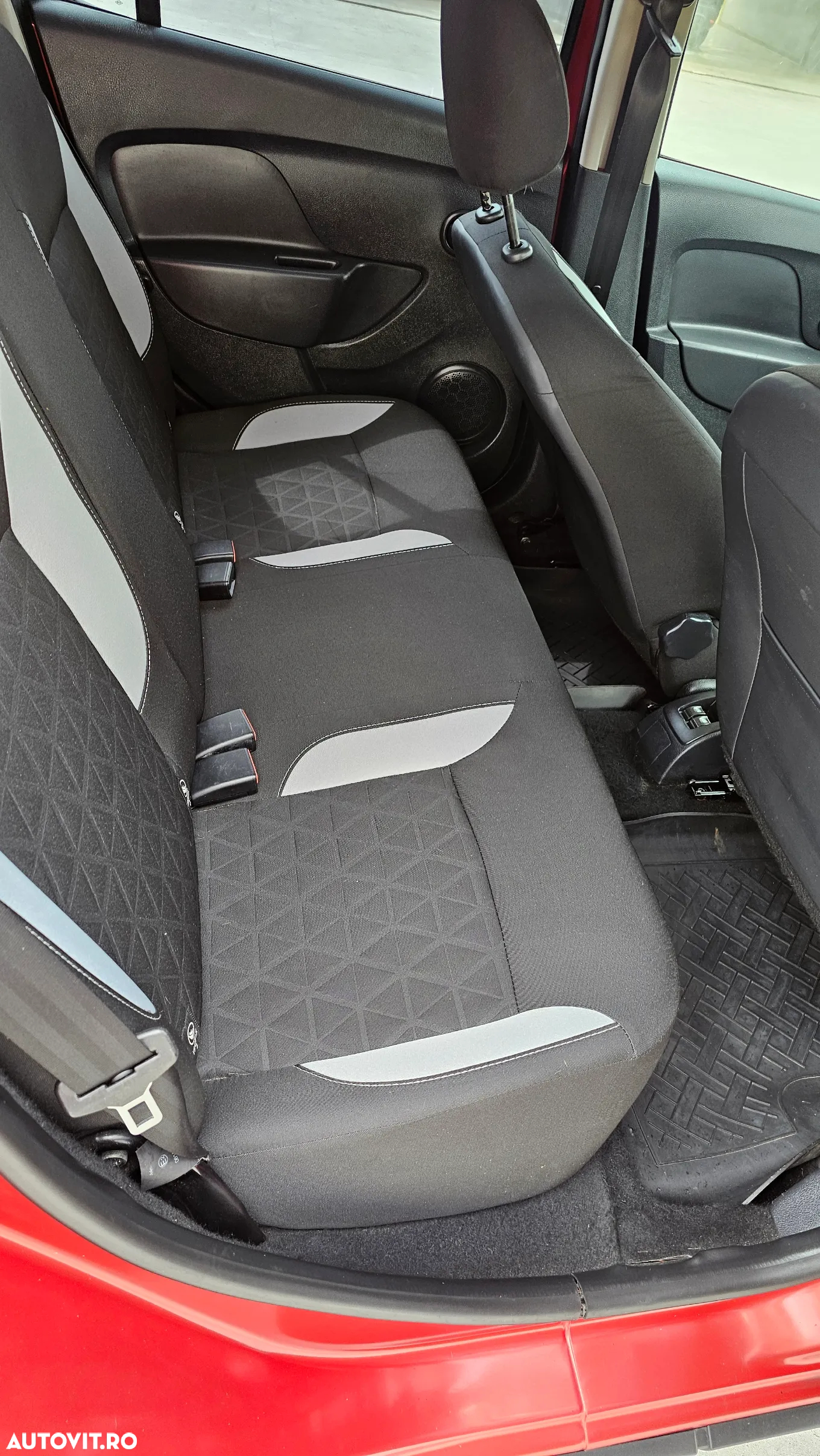 Dacia Sandero 1.5 Blue dCi Laureate - 11