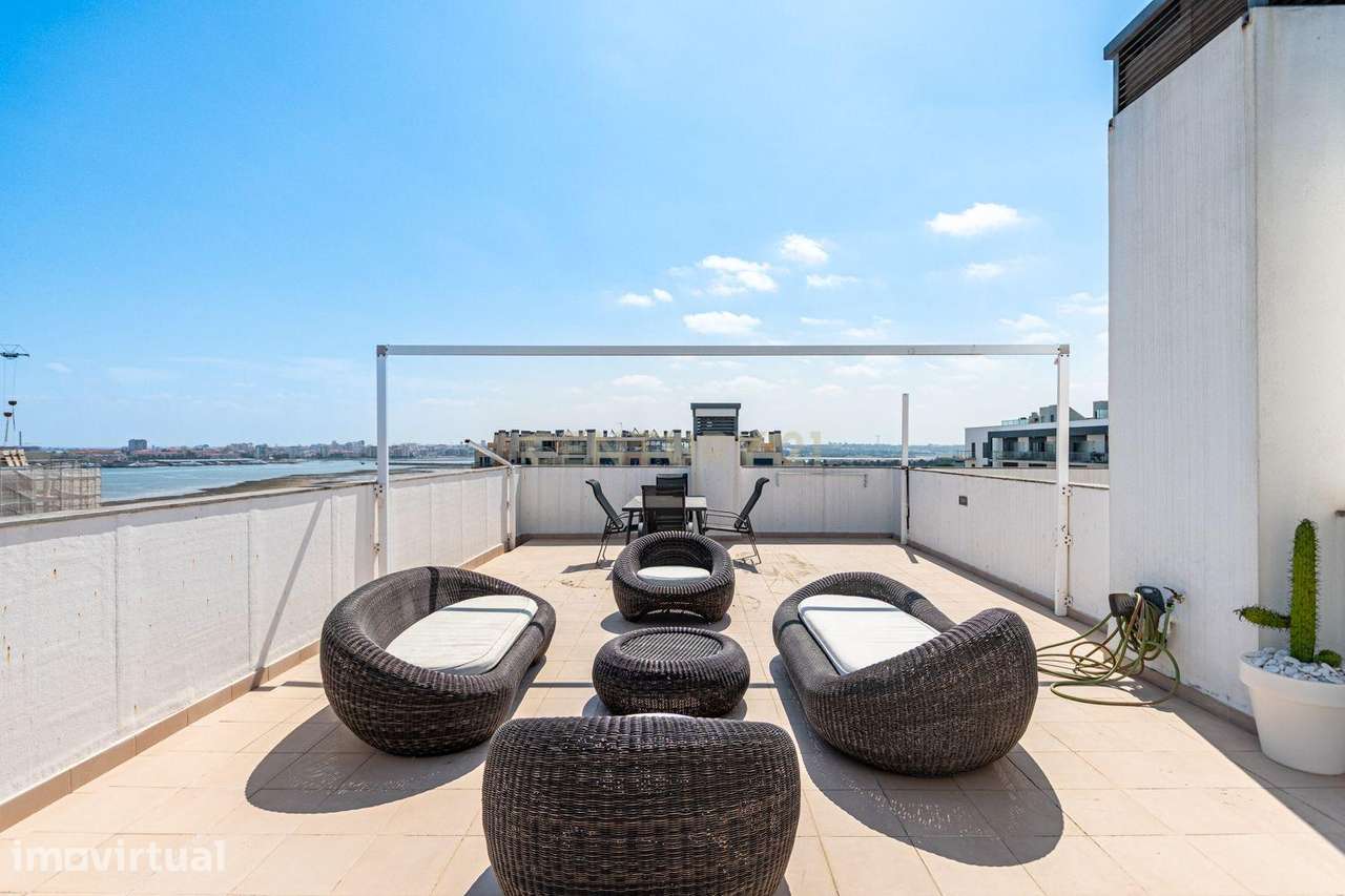 Apartamento Exclusivo T3 Duplex - Condomínio Quinta da Trindade - Grande imagem: 2/45