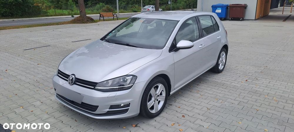 Volkswagen Golf - 1