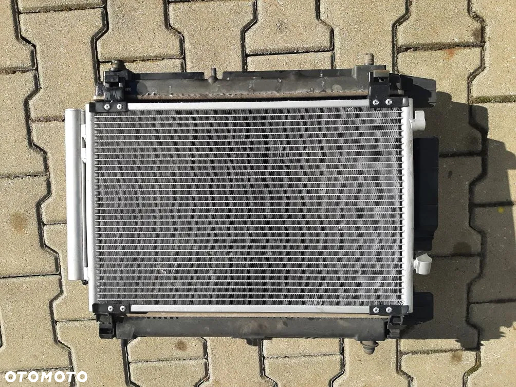 CHŁODNICA WODY KLIMATYZACJI WENTYLATOR TOYOTA YARIS II 2006-2011 1.4 D4D - 2