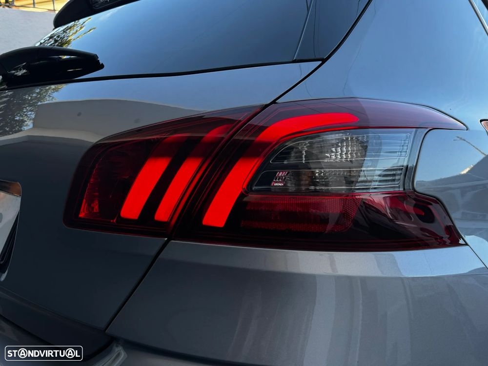 Peugeot 308 1.2 PureTech Allure - 8