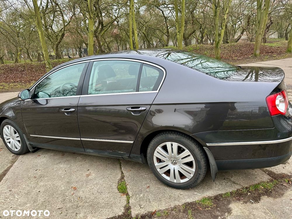 Volkswagen Passat 2.0 TDI DPF Highline DSG - 2