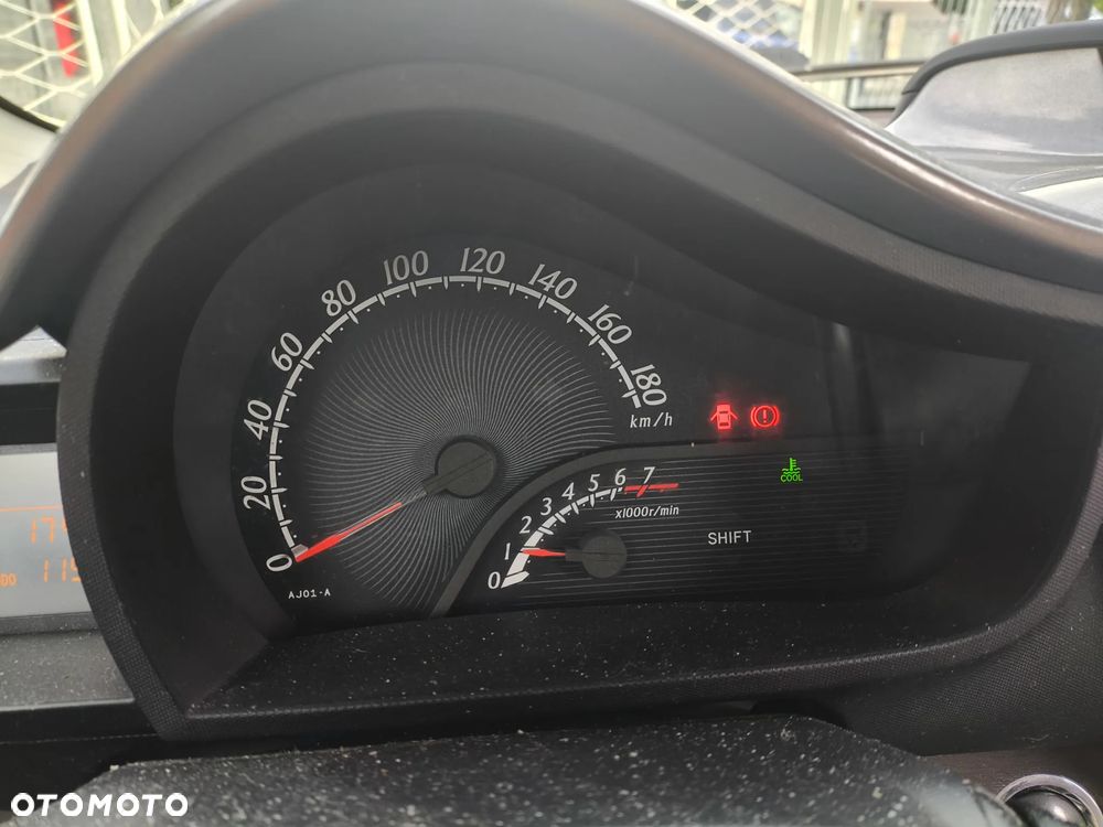 Toyota iQ - 3