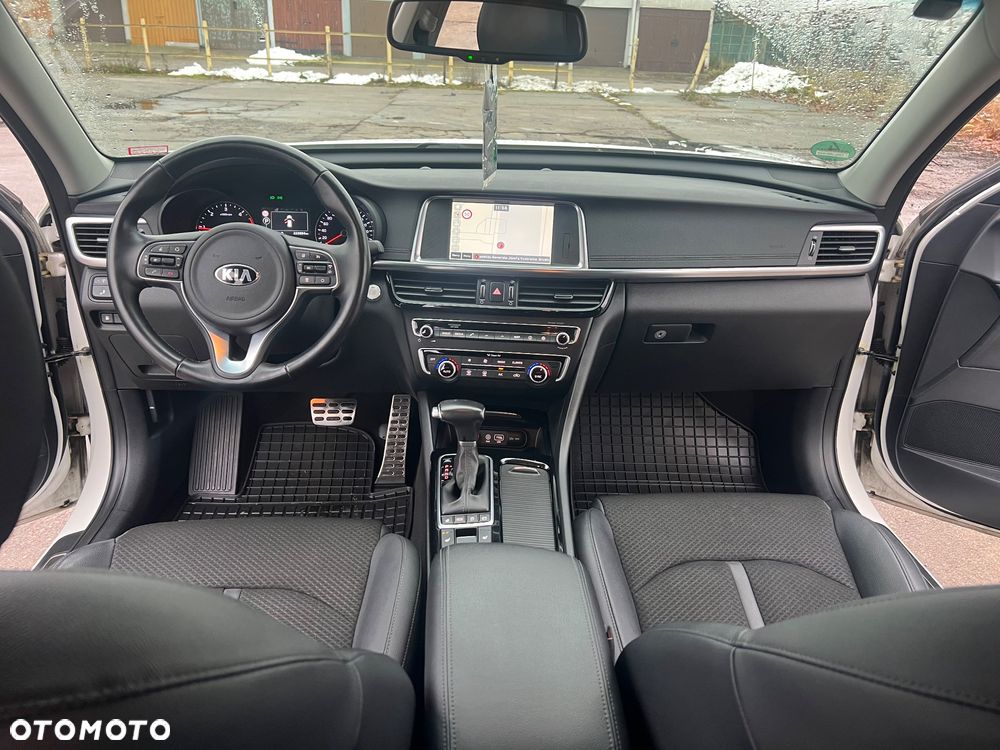 Kia Optima - 36
