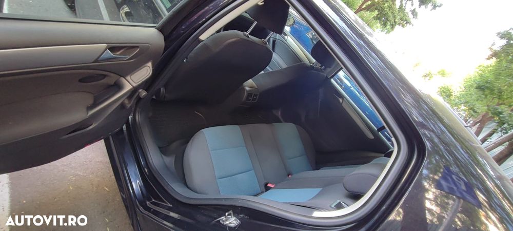 Volkswagen Golf 1.6 TDI DPF Trendline - 6