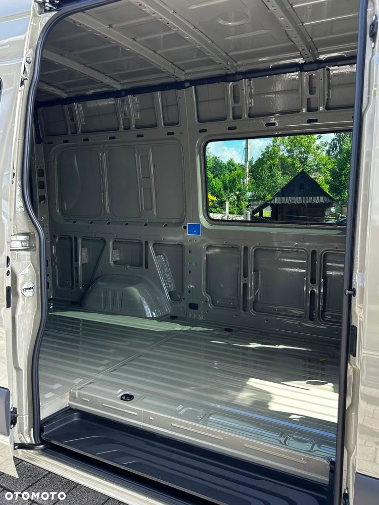 Mercedes-Benz Sprinter - 16