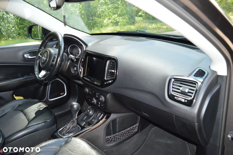 Jeep Compass - 26