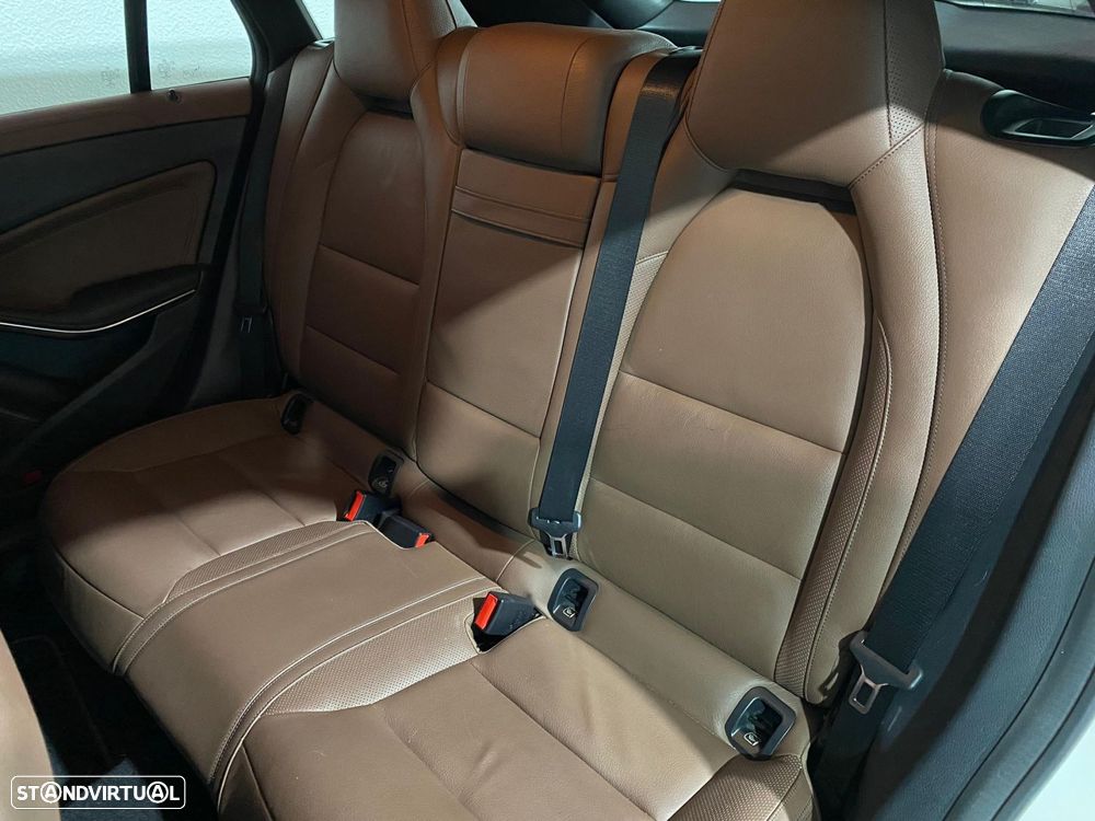 Mercedes-Benz CLA 200 - 16