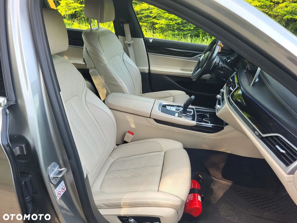 BMW Seria 7 750d xDrive sport - 17