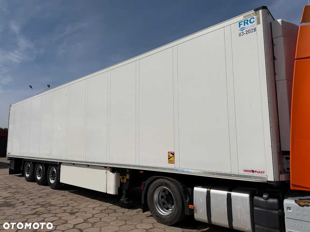 Schmitz Cargobull THERMO KING SLXe400 / DOPPELSTOCK / 7 CM GRUBA ŚCIANA / KOSZ PALETOWY / DRUKARKA / STANDARD WYSOKOŚĆ 2.65 M / PRODUKCJA 2014 ROK !! - 2