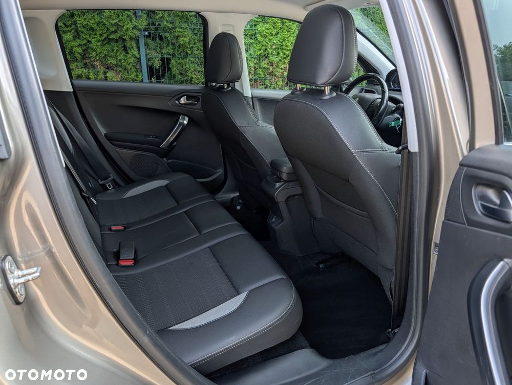 Peugeot 2008 1.2 Pure Tech Allure S&S - 20