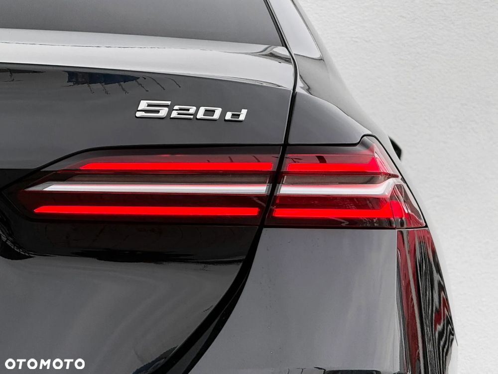 BMW Seria 5 520d xDrive - 9