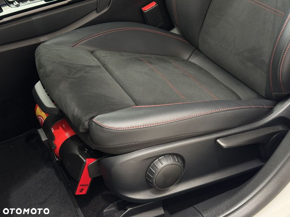 Mercedes-Benz CLA - 11