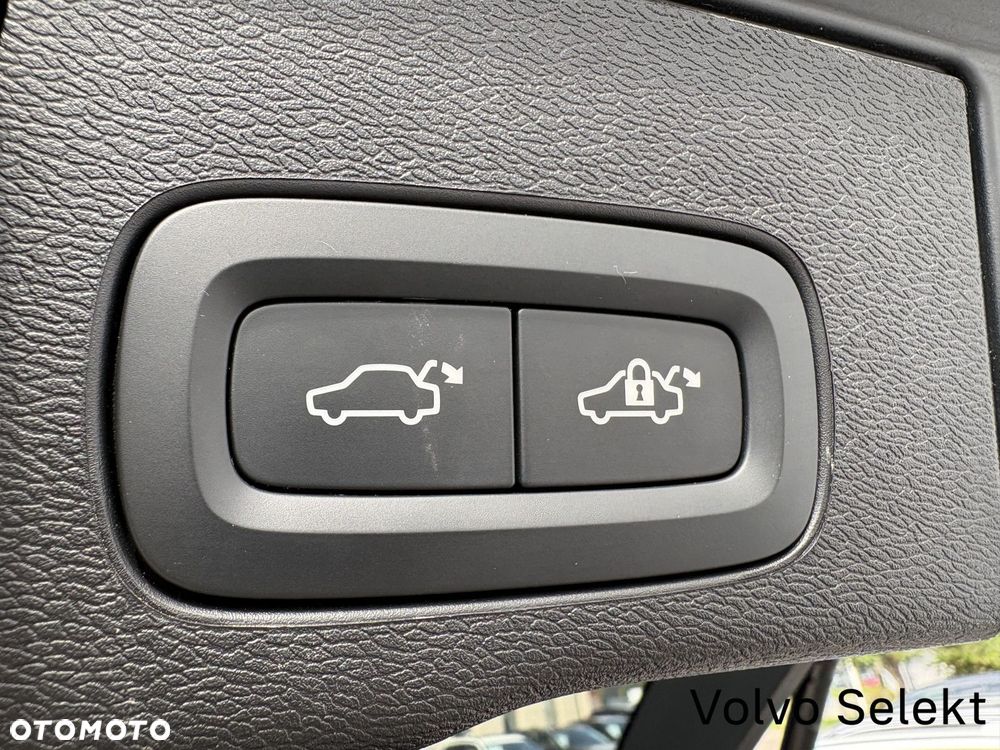 Volvo XC 60 - 30