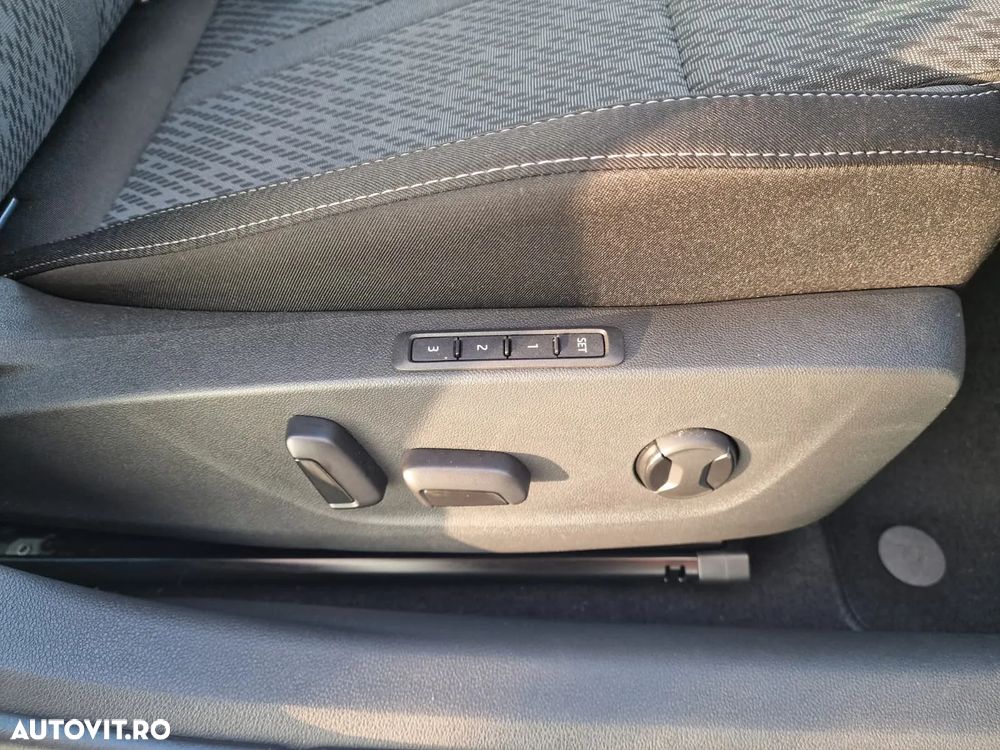 Skoda Octavia 2.0 TDI DSG Style - 28