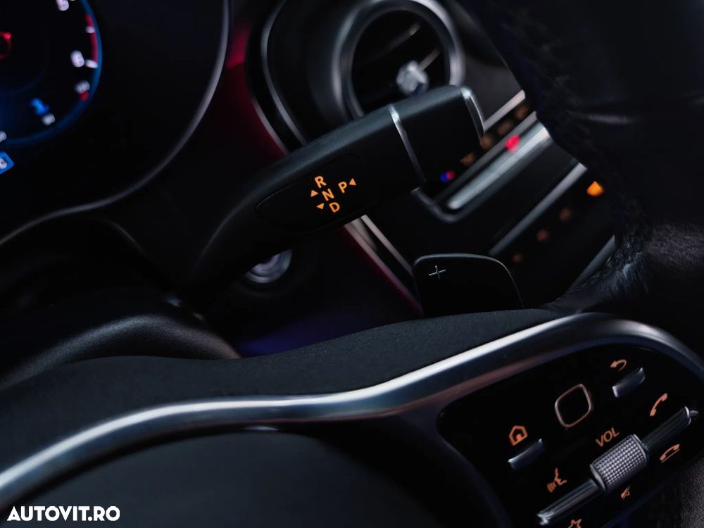 Mercedes-Benz GLC 300 de 4Matic 9G-TRONIC - 11