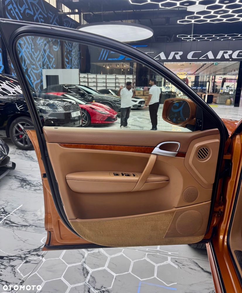 Porsche Cayenne - 31