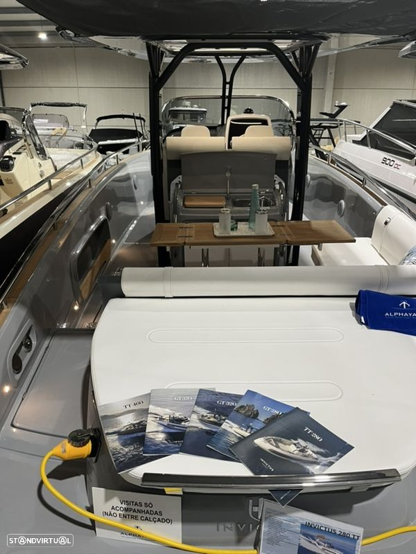 Invictus Yachts TT 280 - 27