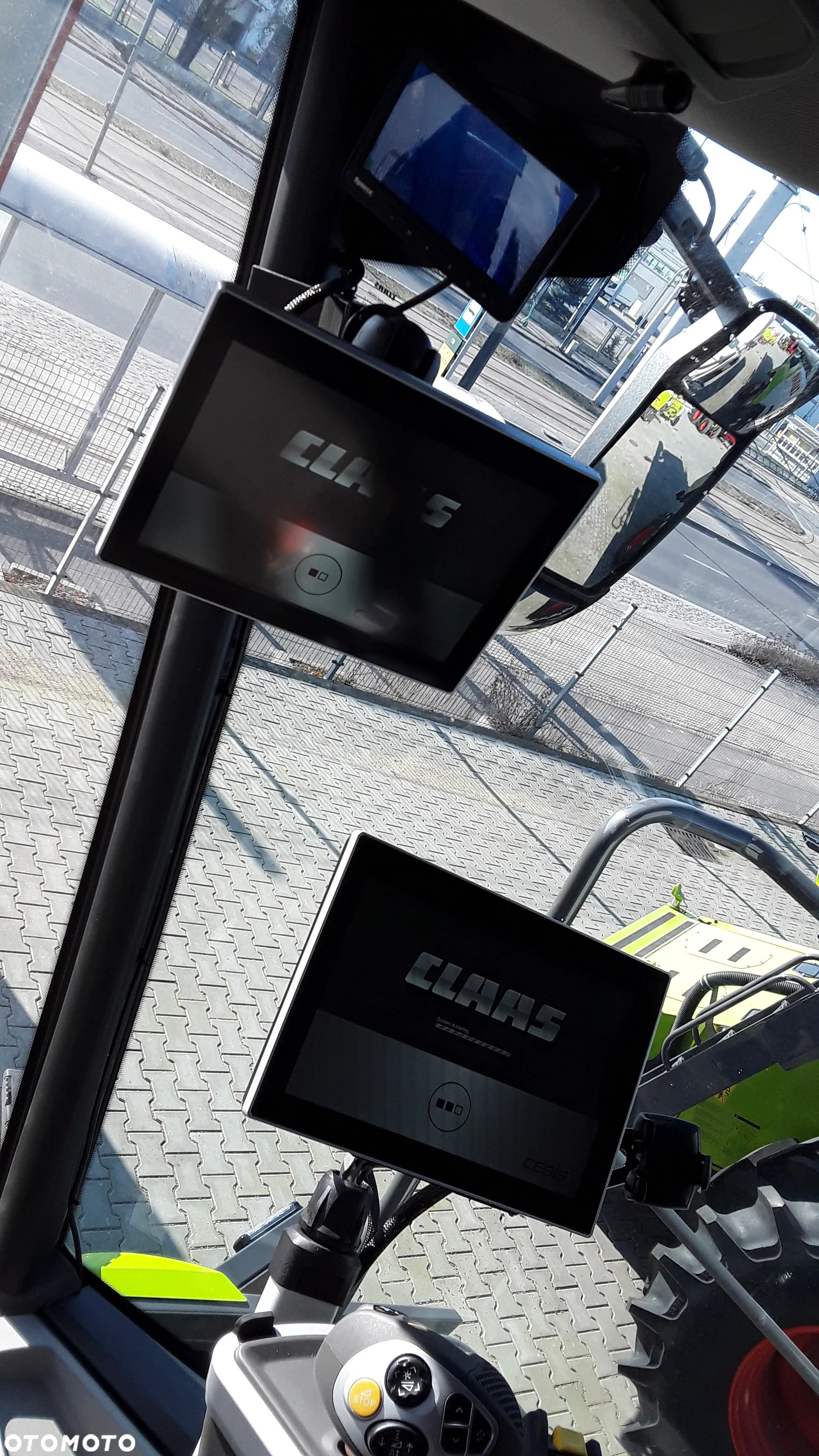 Claas TRION 650 - 7