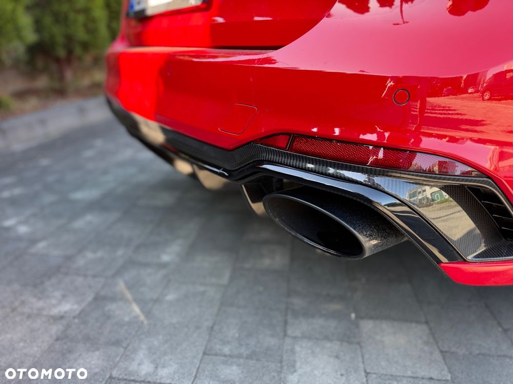 Audi RS4 Avant - 10
