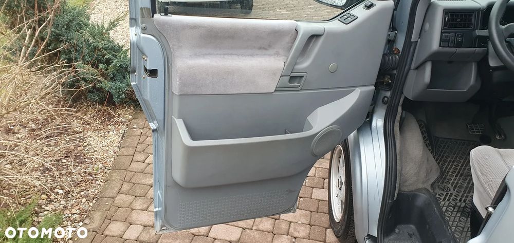 Volkswagen Transporter - 14
