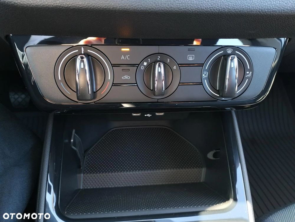 Skoda Fabia 1.0 TSI Selection - 40