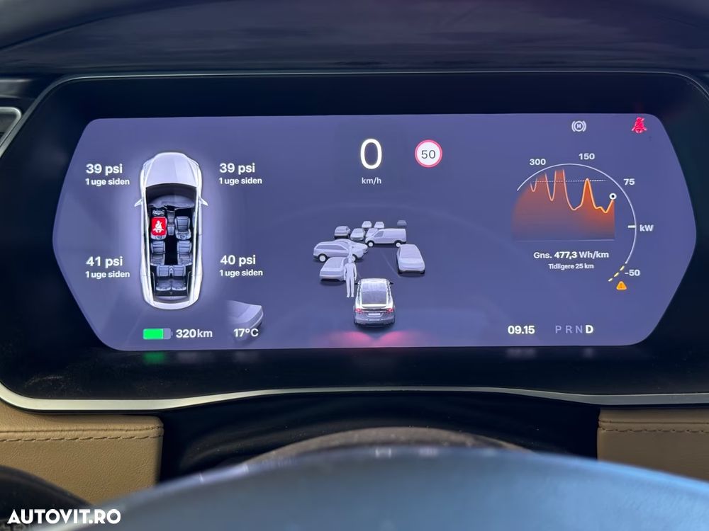 Tesla Model X - 16