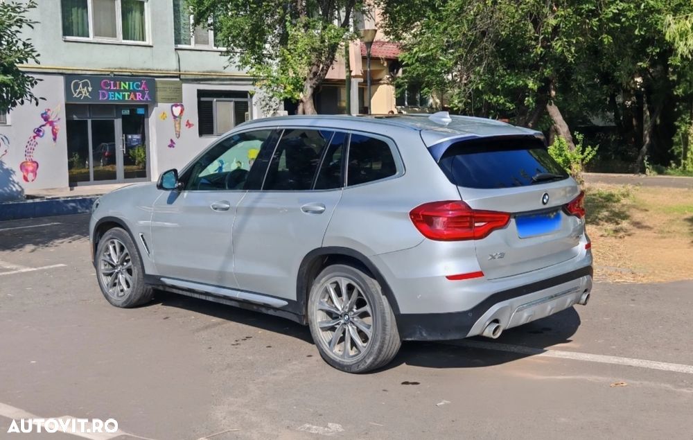 BMW X3 xDrive30i AT xLine - 3