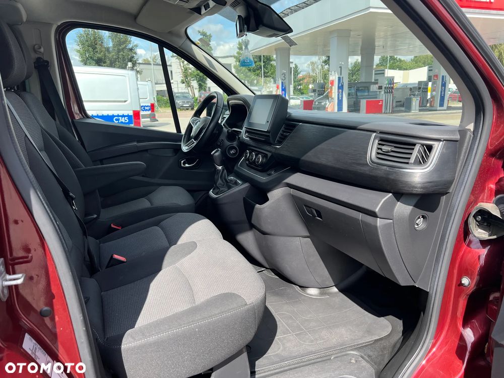 Renault Trafic 2.0 dCi EDC - 9
