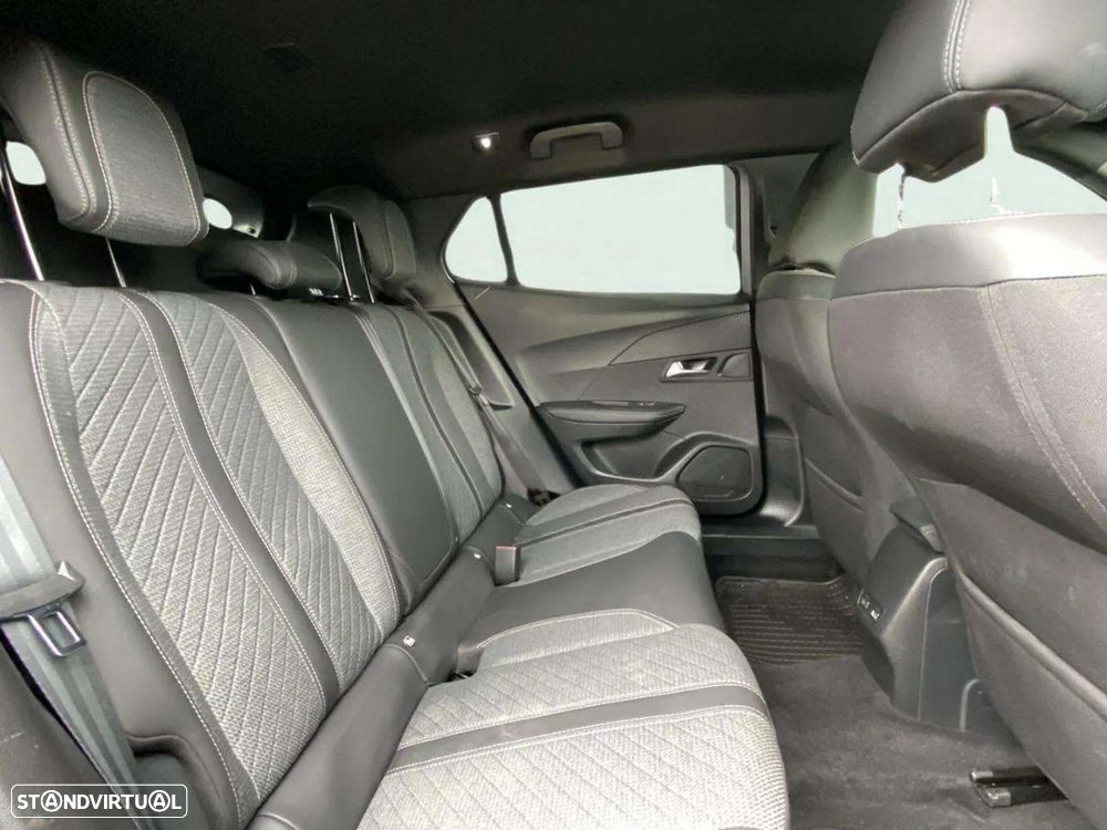 Peugeot 2008 1.2 PureTech Allure - 19