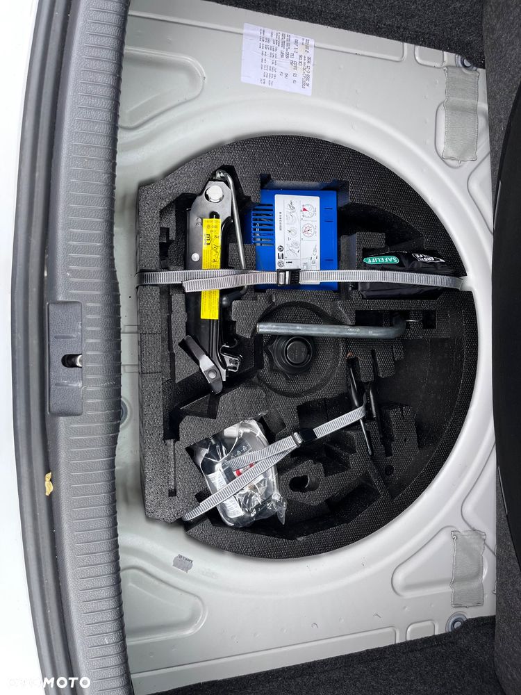 Volkswagen Golf - 12