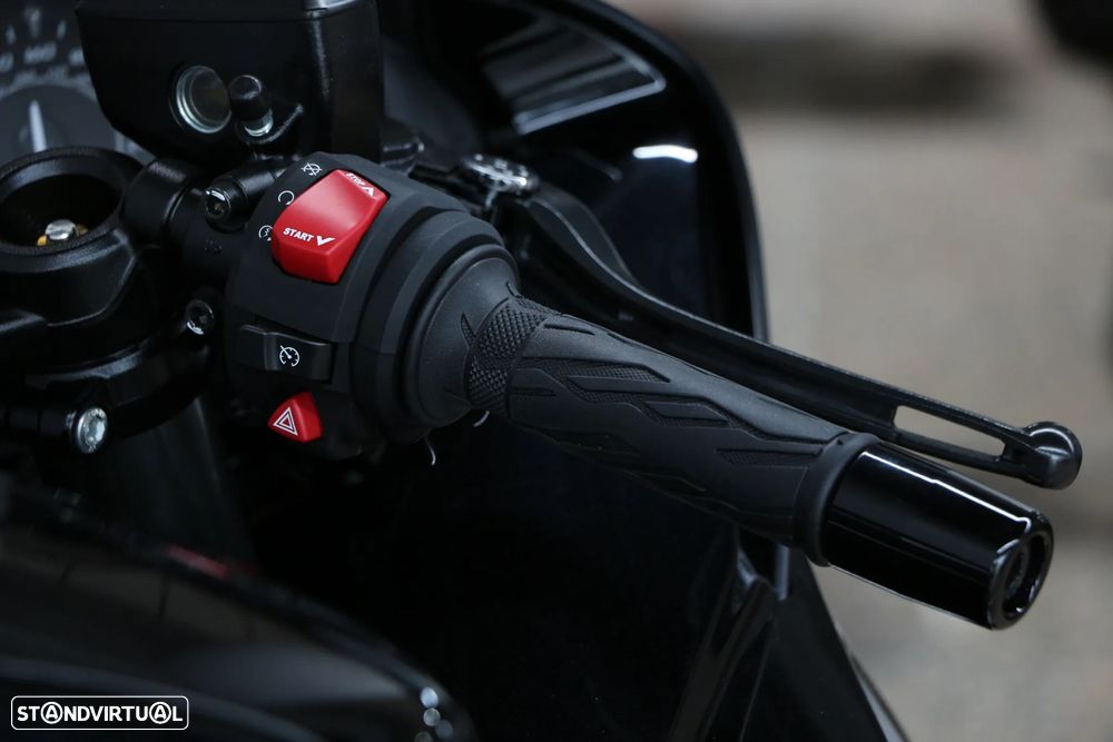 Suzuki GSX Hayabusa - 6