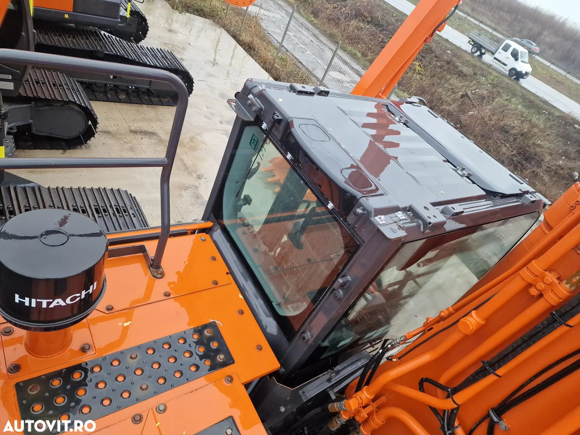 Hitachi ZX350-7, 37t, cupa NOUA 2,2mc, inst picon, a dous inst hidr, 3 pompe HITACHI, posibilitate leasing, STARE CA NOU-PRET DE CRIZA 179.000 EUR+Tva - 33