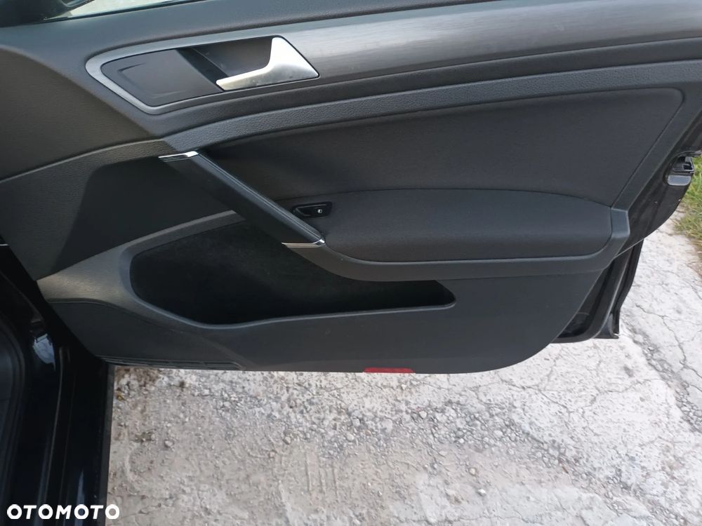 Volkswagen Golf 2.0 BlueTDI DSG Comfortline - 24