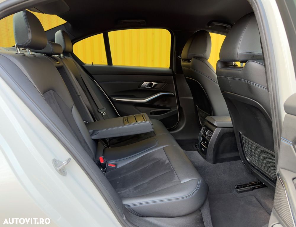 BMW Seria 3 330e Aut. M Sport - 13