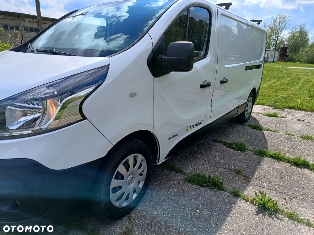 Renault Trafic L2H1 1.6 diesel 140kM 2014rok WEBASTO, CZUJNIKI PARKOWANIA, HAK, BAGAŻNIK DACHOWY, drzwi przesuwne z obu stron, stan BDB, BEZWPADKOWY! - 15