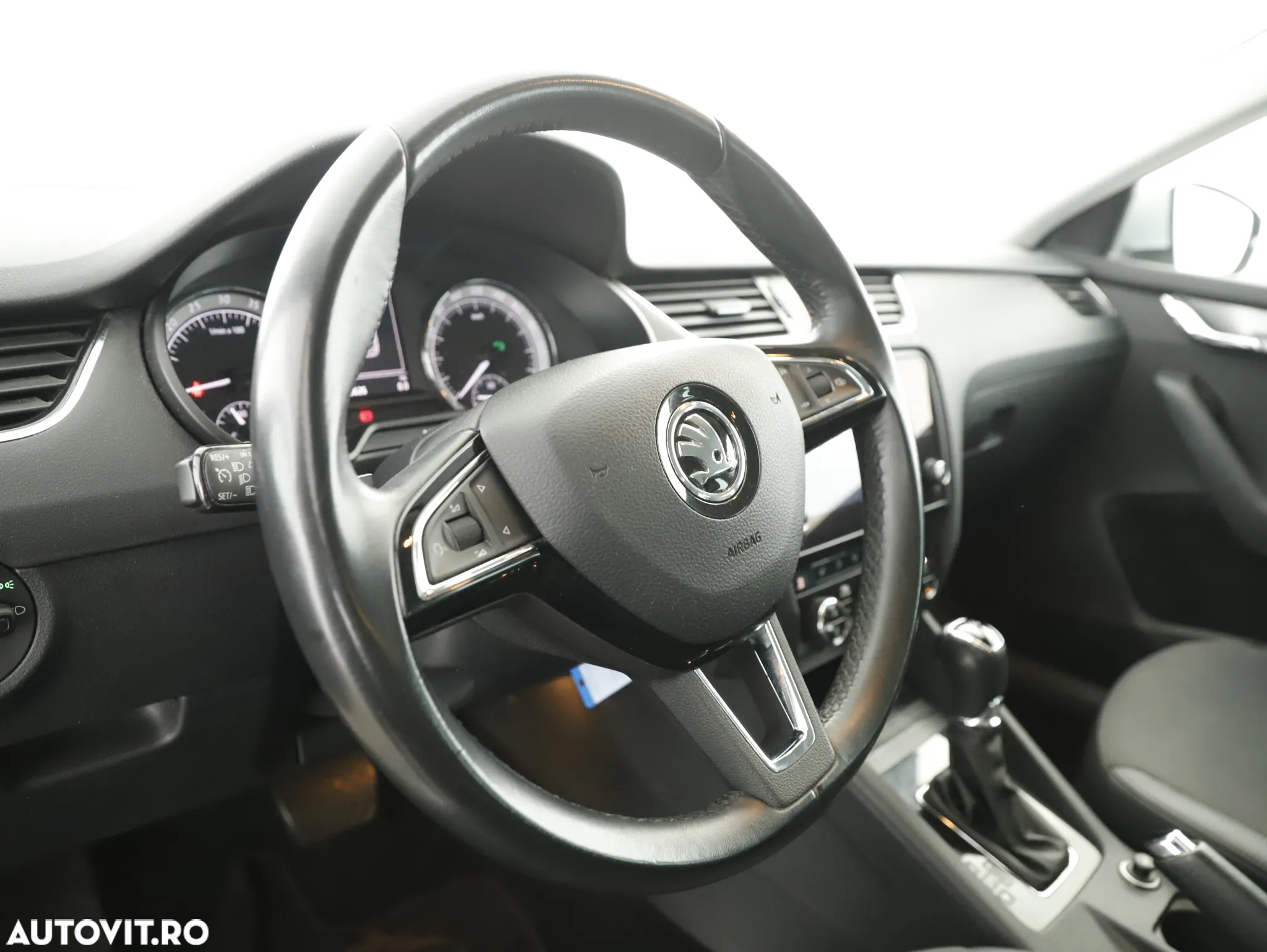Skoda Octavia 2.0 TDI DSG Style - 12
