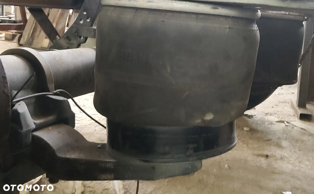 Inny PLATFORMA z NAJAZDAMI hydraulicznymi - 4