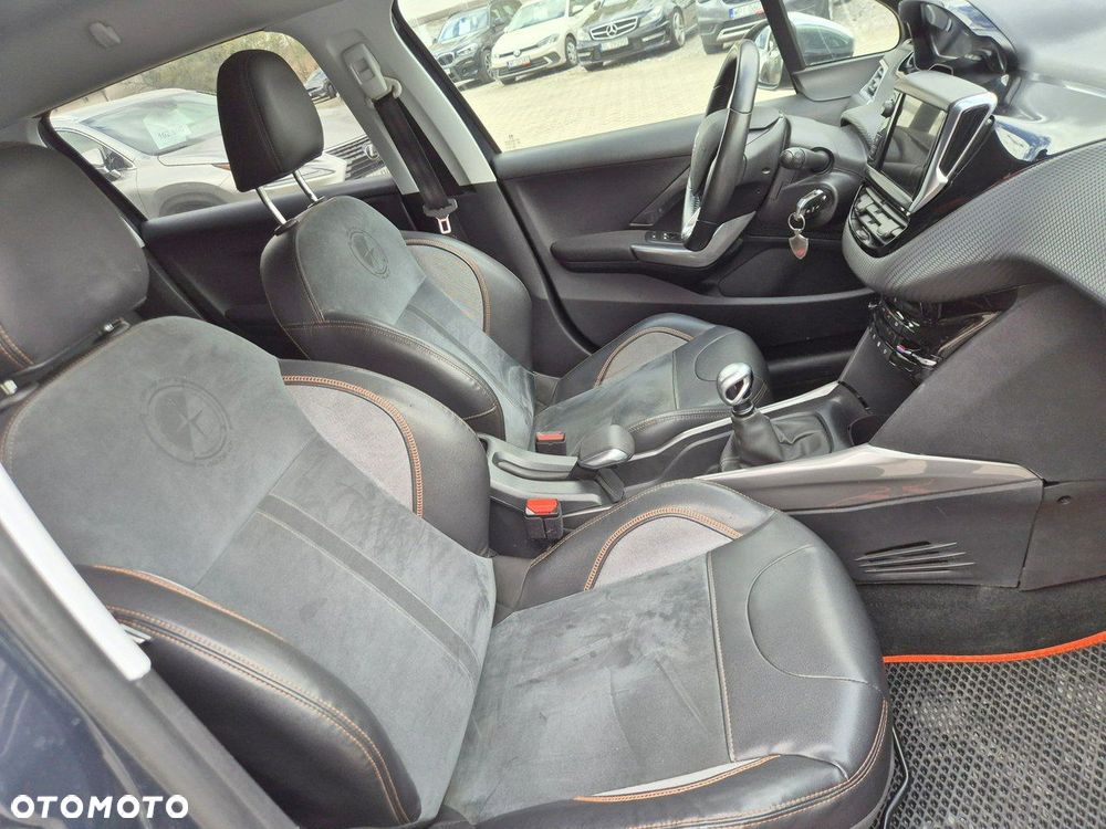 Peugeot 2008 1.5 BlueHDi Style - 25