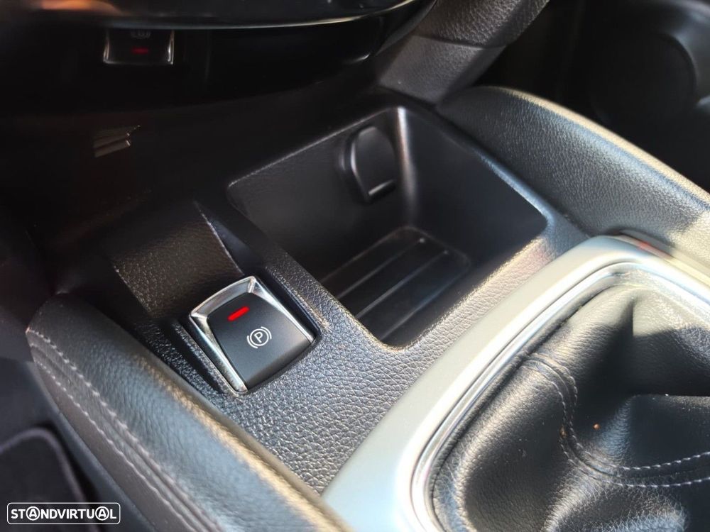 Nissan Qashqai 1.5 dCi N-Connecta - 10