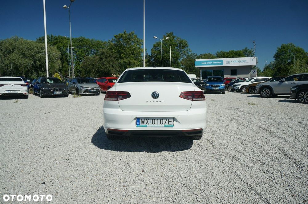 Volkswagen Passat 2.0 TDI EVO Essence DSG - 8